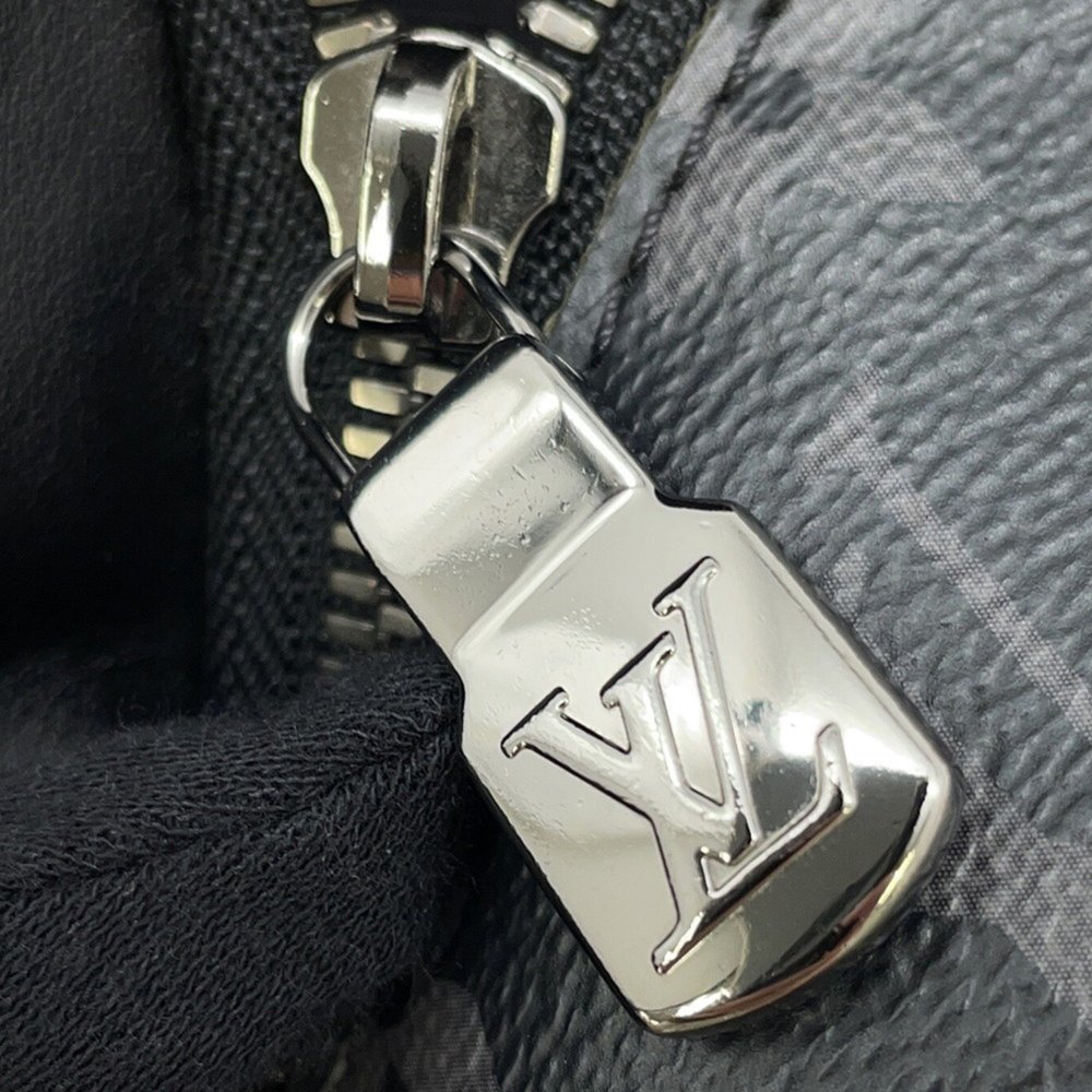 Louis Vuitton Monogram Eclipse Discovery Bumbag M44336 Black - Picture 9 of 14